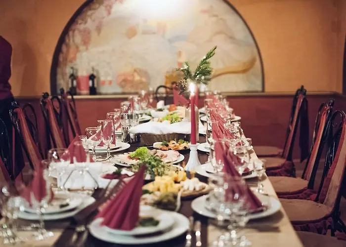 V&p & Restaurant מלון